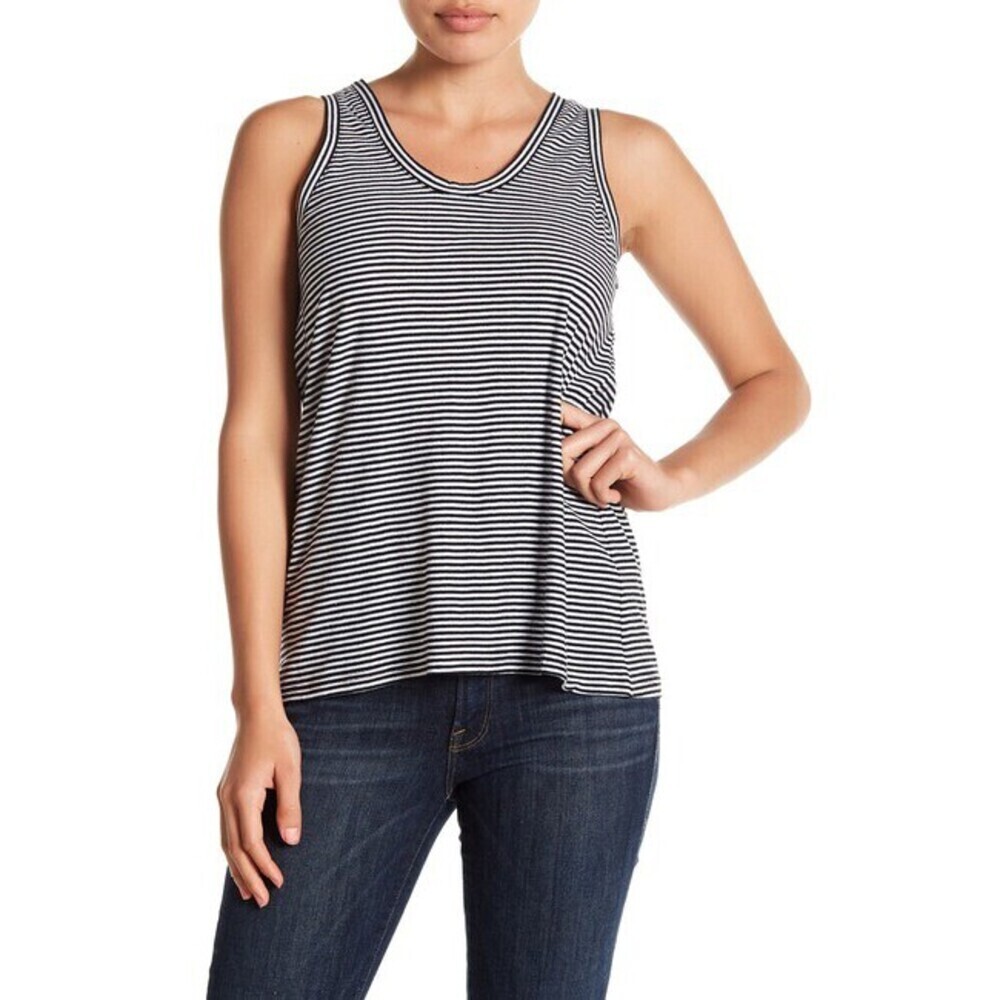 Susina Women's Sleeveless V Back Tank Top In Black/White Stripe Size M